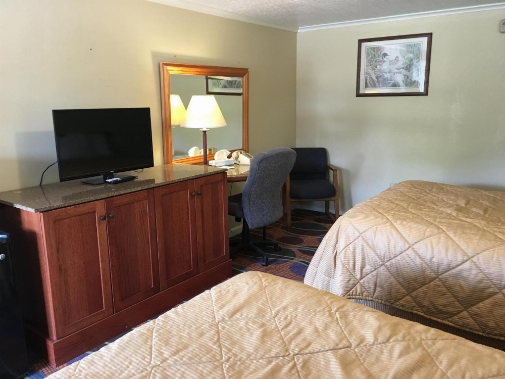 colony motel Jamestown