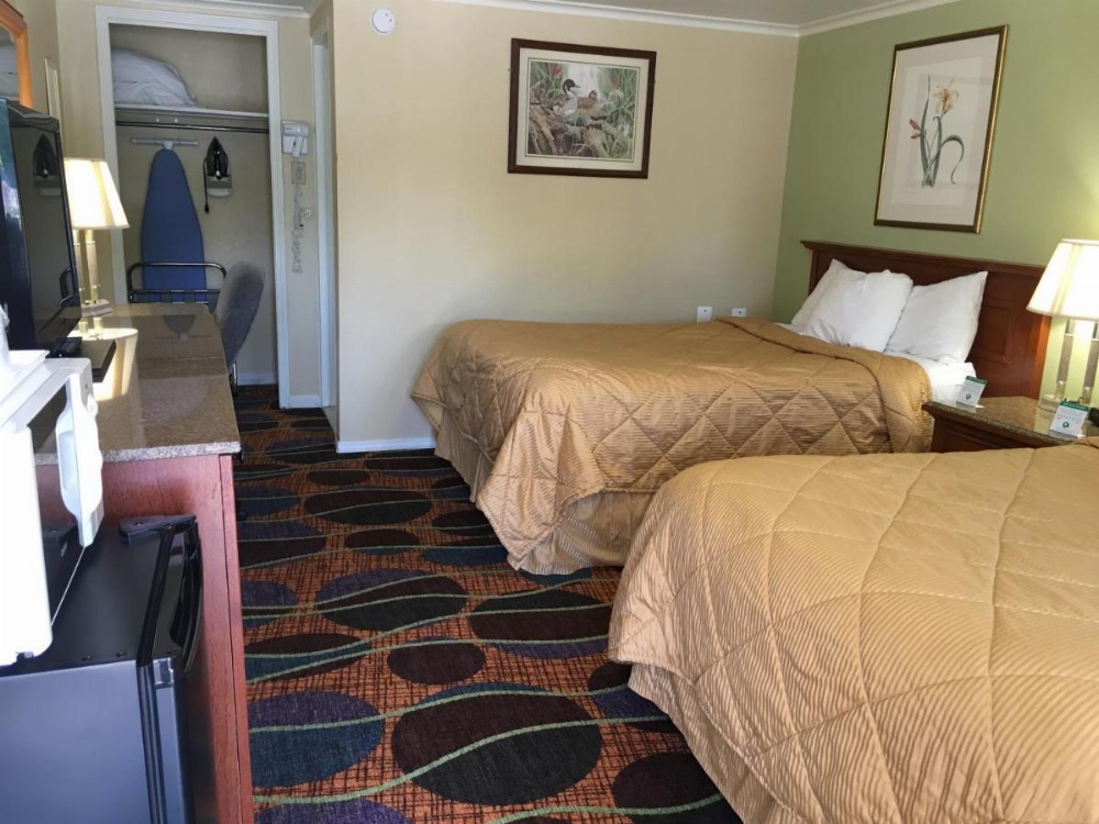 colony motel Jamestown